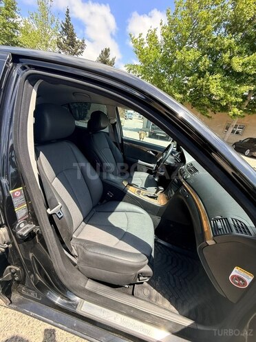 Mercedes E 200-11
