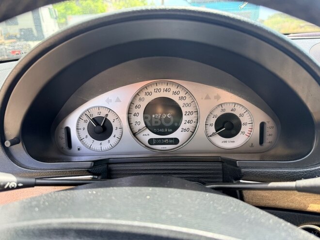 Mercedes E 200-13