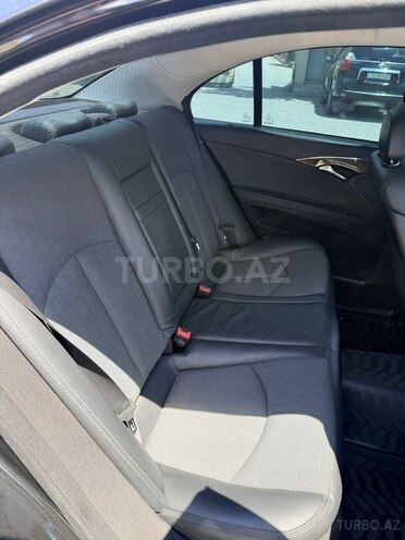 Mercedes E 200-10
