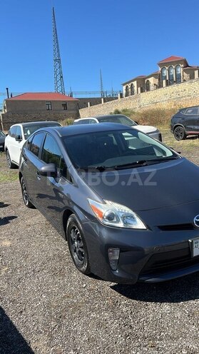 Toyota Prius-4