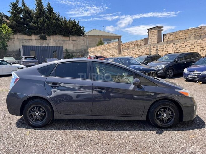 Toyota Prius-10