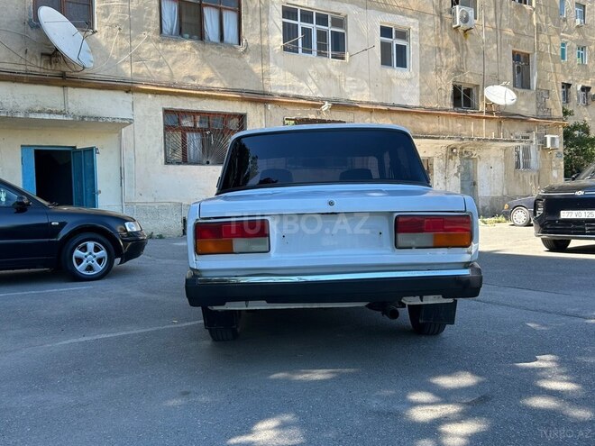 LADA (VAZ) 2107-2