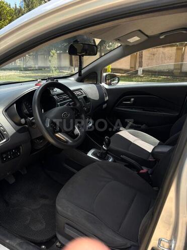 Kia Rio-12