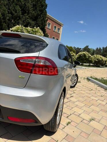Kia Rio-10