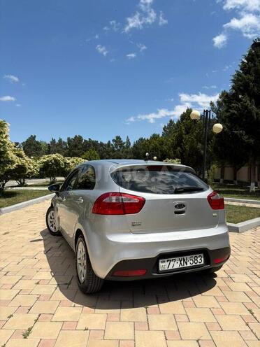 Kia Rio-4
