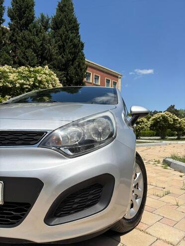 Kia Rio-9
