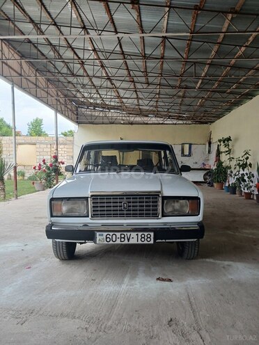 LADA (VAZ) 2107-1
