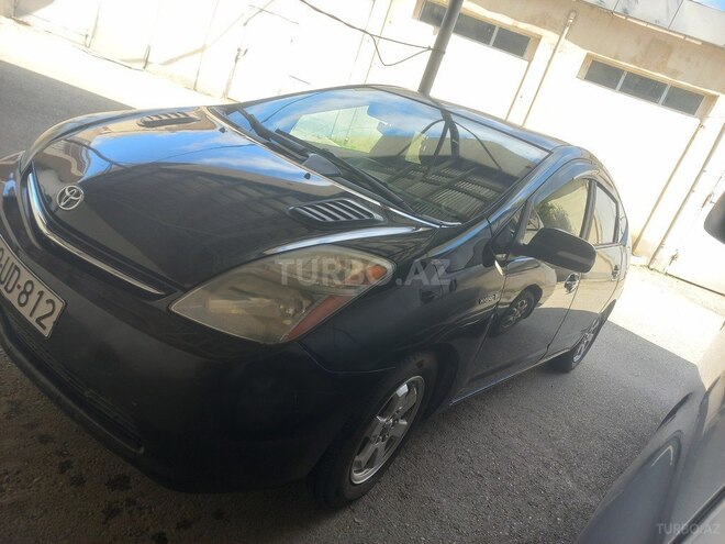 Toyota Prius-5