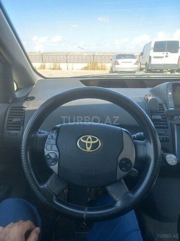 Toyota Prius-8