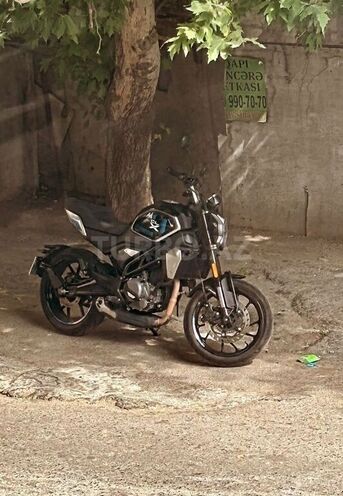 CFMOTO 300 SR-3