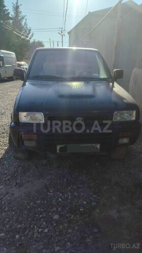 Nissan Terrano-1