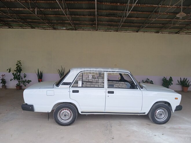 LADA (VAZ) 2107-15