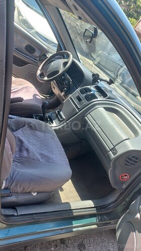 Renault Laguna-9