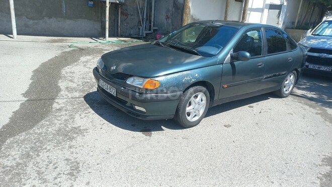 Renault Laguna-2