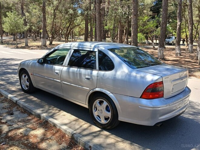 Opel Vectra-14