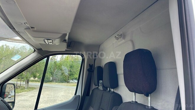 Ford Transit-6