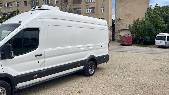 Ford Transit-3