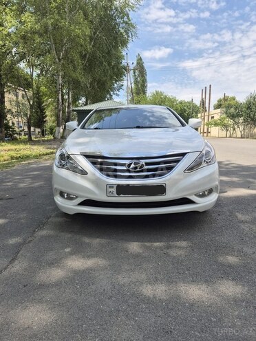 Hyundai Sonata-1