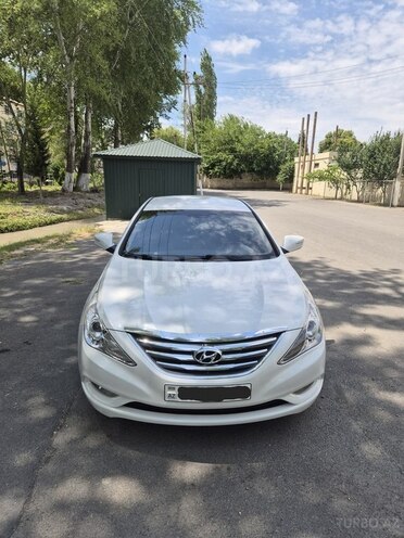 Hyundai Sonata-2