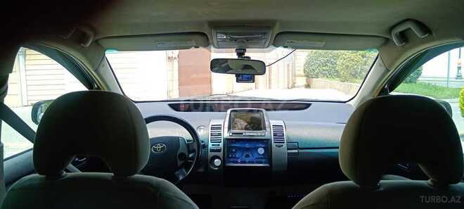 Toyota Prius-2