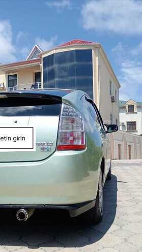 Toyota Prius-5