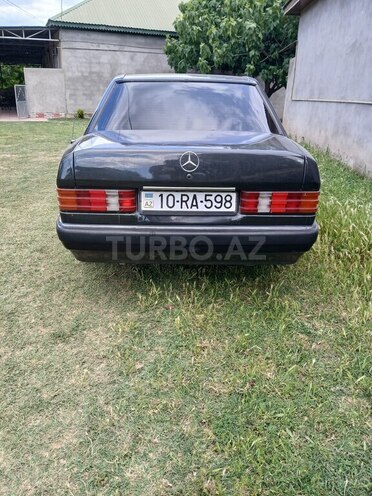 Mercedes 190-4