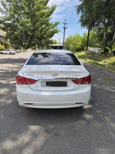 Hyundai Sonata-6