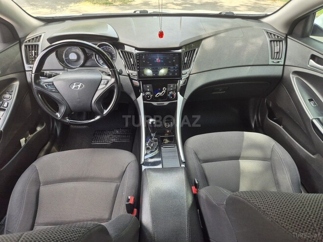 Hyundai Sonata-8