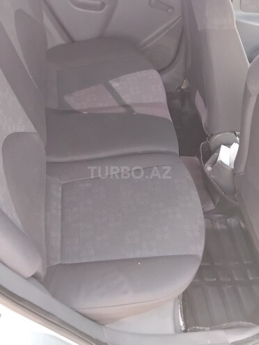 Kia Rio-17
