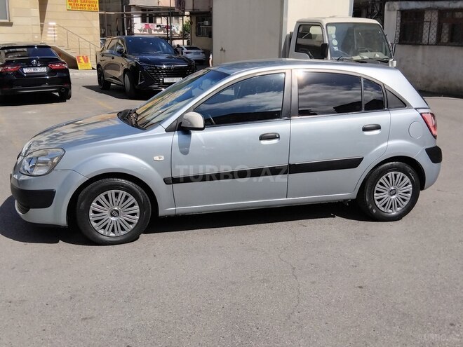 Kia Rio-5