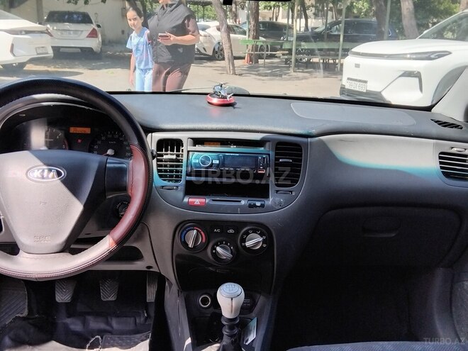 Kia Rio-11