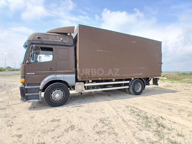 Mercedes Atego 1828-4