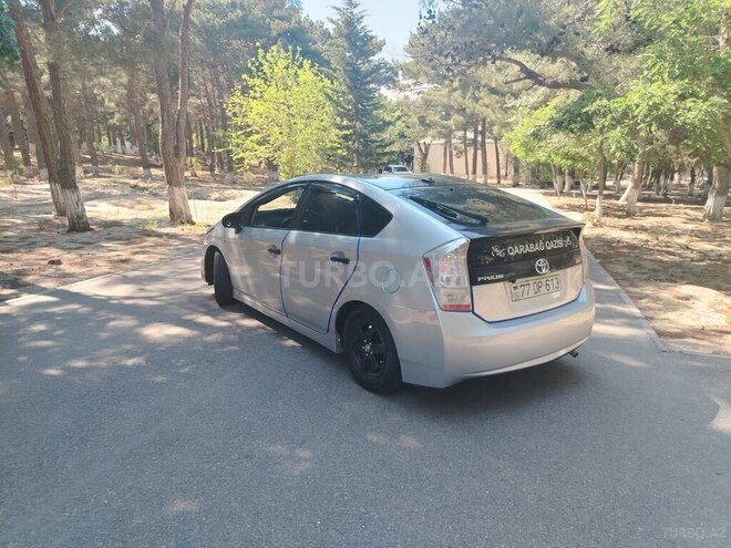 Toyota Prius-5