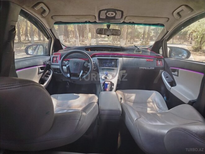 Toyota Prius-10