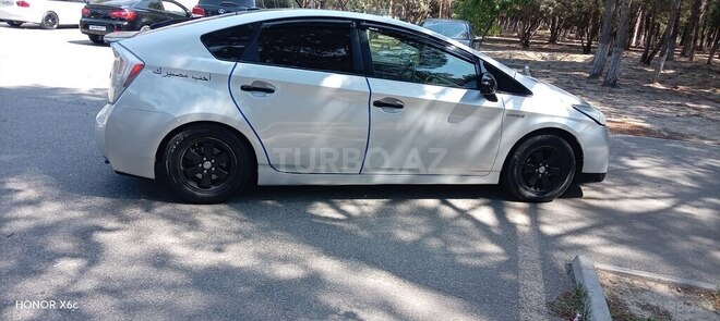 Toyota Prius-15