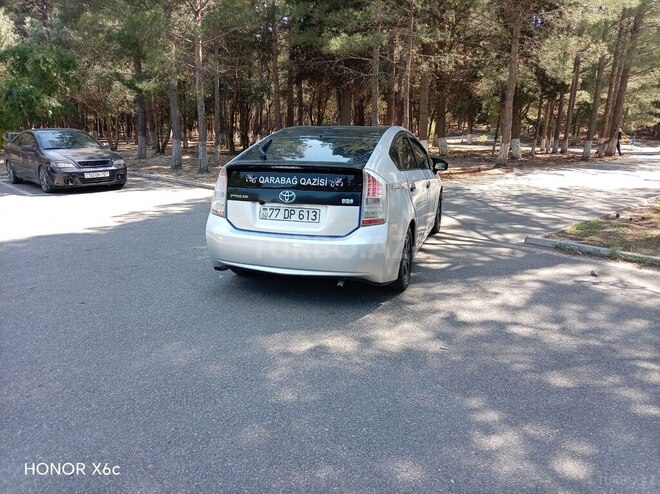 Toyota Prius-13