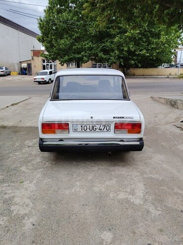 LADA (VAZ) 2107-2