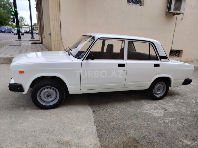 LADA (VAZ) 2107-17