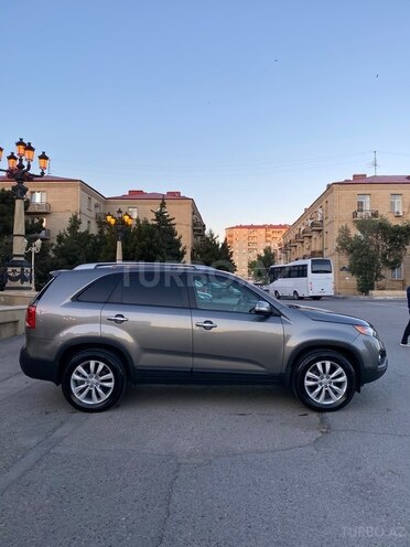 Kia Sorento-8
