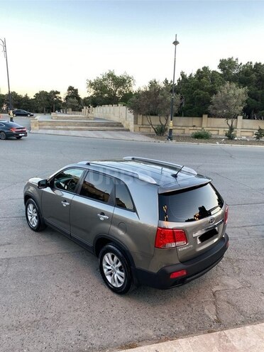 Kia Sorento-12