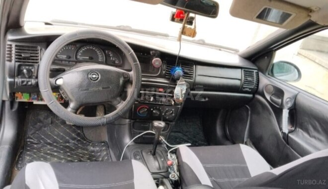 Opel Vectra-3