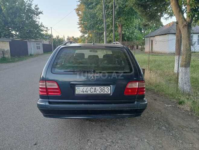 Mercedes E 200-5