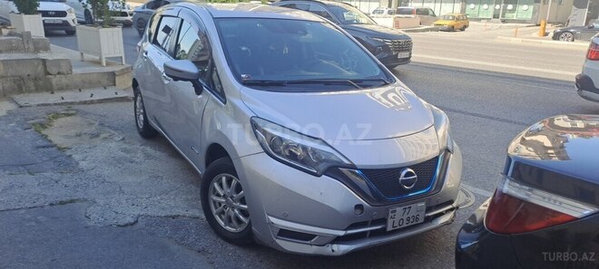 Nissan Note-5