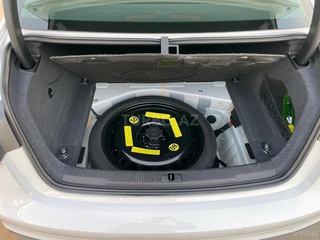 Audi A6-12