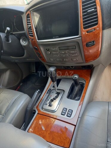 Toyota Land Cruiser-12
