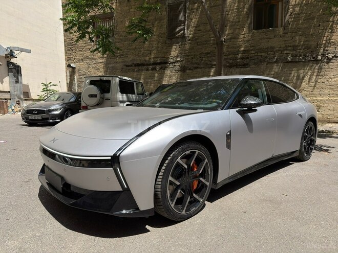 XPeng P7-4