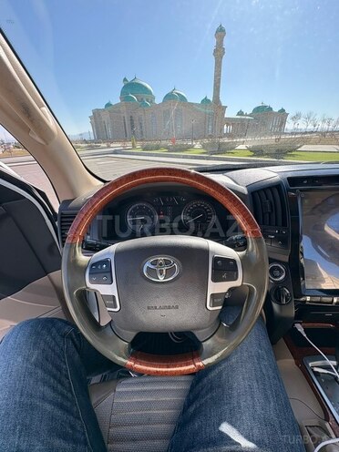 Toyota Land Cruiser-8