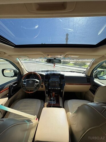 Toyota Land Cruiser-7