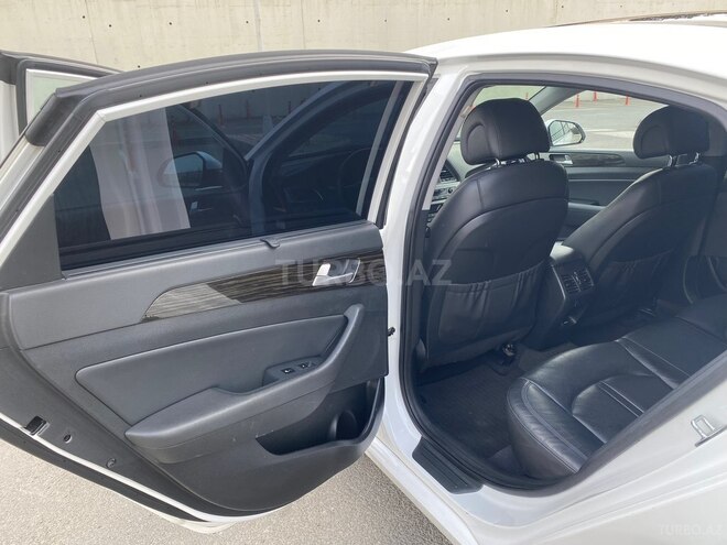 Hyundai Sonata-4