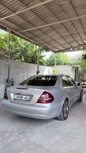 Mercedes E 220-2